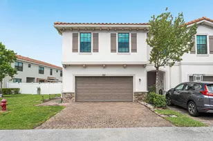 1011 Willow Pl, Riviera Beach, FL 33410 - Photo 1