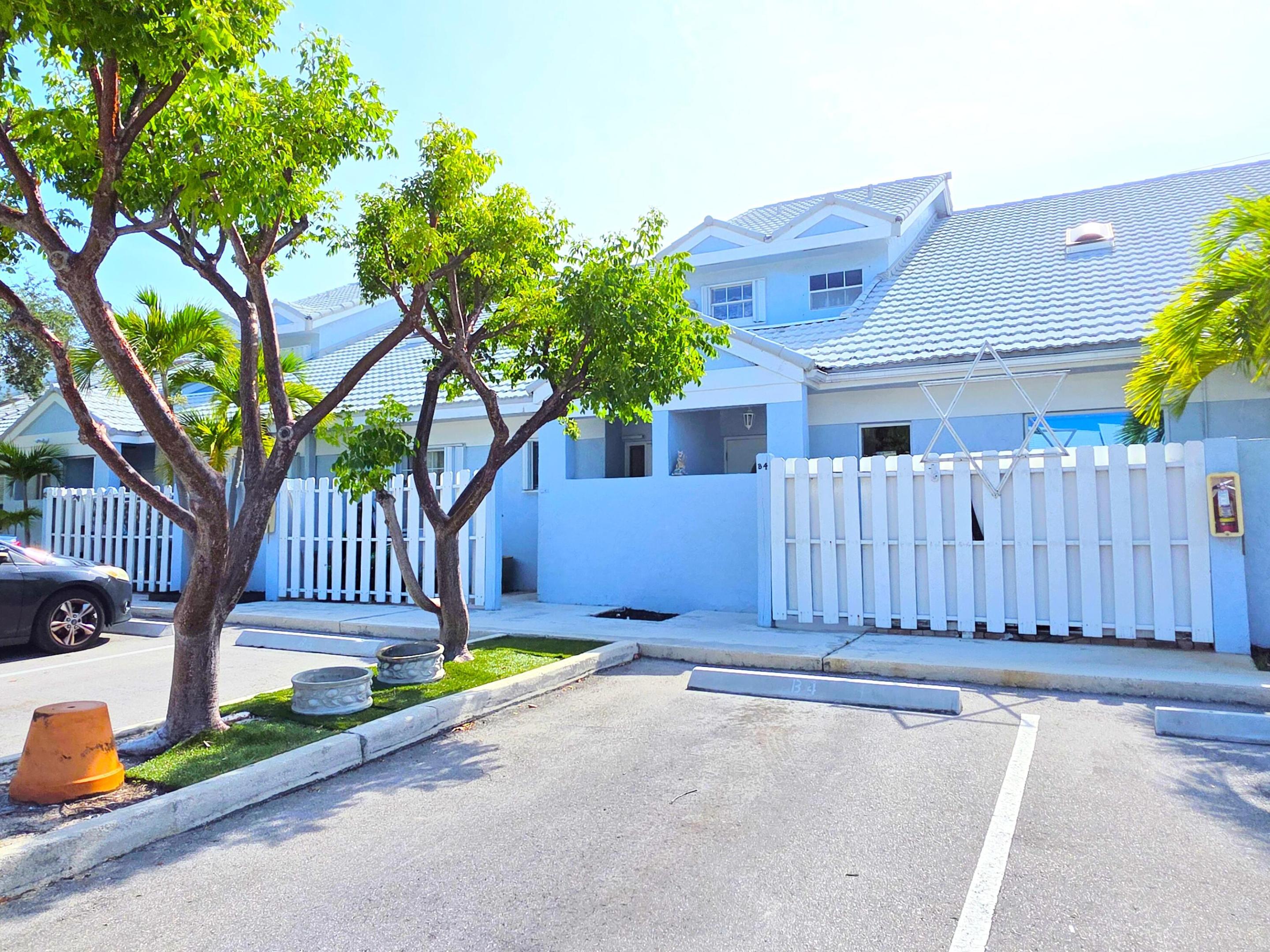 320 SE 2nd Ave #B4 - 320 SE 2nd Ave #B4, Deerfield Beach, FL 33441 Luxury Property | Jose Angel Pina