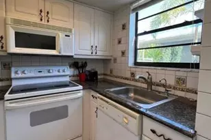 4652 Poinciana St, Lauderdale by the Sea, FL 33308 - Photo 13