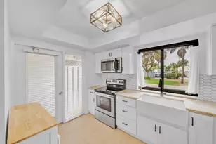 235 NW 15th St, Boca Raton, FL 33432 - Photo 9