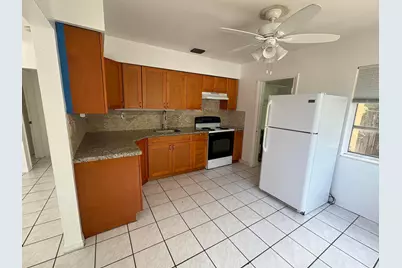231 SW 8th Street #B, Dania Beach, FL 33004 - Photo 5