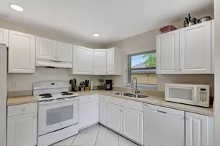 13810 Yarmouth Dr, Wellington, FL 33414 - Photo 13
