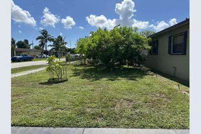 400 NW 184th Terrace #400, Miami, FL 33169 - Photo 5