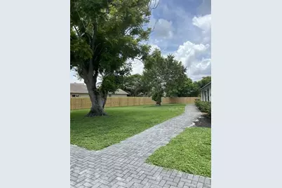 12447 Westhampton Circle, Wellington, FL 33414 - Photo 3