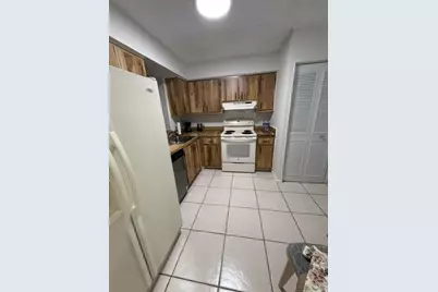 7210 Lake Cir Drive, Margate, FL 33063 - Photo 5