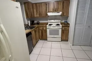 7210 Lake Cir Dr, Margate, FL 33063 - Photo 5