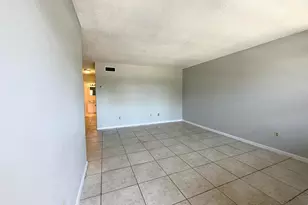 615 NE 10th St, Hallandale Beach, FL 33009 - Photo 3