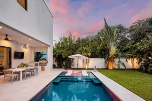 1405 NE 4th Ave, Boca Raton, FL 33432 - Photo 1