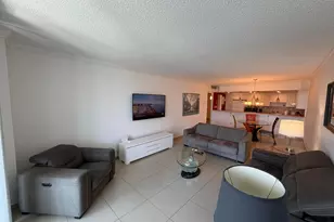 19390 Collins Ave, Sunny Isles Beach, FL 33160 - Photo 37
