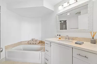 300 SE 5th Avenue #PH 8120, Boca Raton, FL 33432 - Photo 23