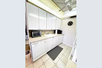 3097 Newport S #3097, Deerfield Beach, FL 33442 - Photo 9