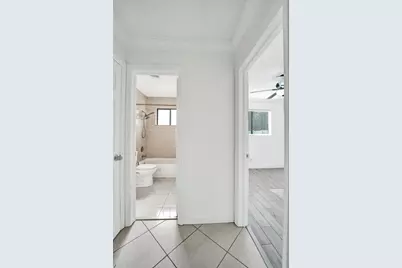 4360 NE 13th Avenue, Oakland Park, FL 33334 - Photo 15