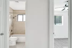 4360 NE 13th Ave, Oakland Park, FL 33334 - Photo 15