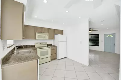 4360 NE 13th Avenue, Oakland Park, FL 33334 - Photo 9