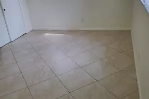 2460 NE 215th St, Miami, FL 33180 - Photo 9