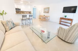 1072 Yarmouth Dr, Boca Raton, FL 33434 - Photo 3