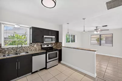 2500 SW 18th Terrace #5, Fort Lauderdale, FL 33315 - Photo 5