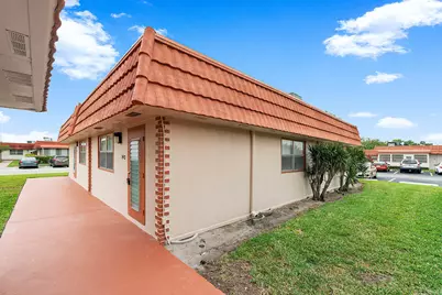143 Seville E, Delray Beach, FL 33446 - Photo 3