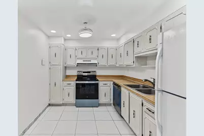 531 N Ocean Boulevard #805, Pompano Beach, FL 33062 - Photo 9