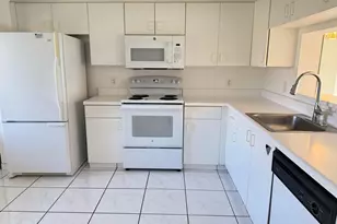 1001 SW 141st Ave, Pembroke Pines, FL 33027 - Photo 3