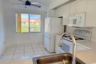 1001 SW 141st Ave, Pembroke Pines, FL 33027 - Photo 5