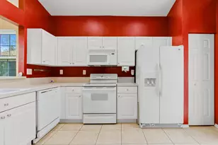 2920 E Aragon Blvd, Sunrise, FL 33313 - Photo 7