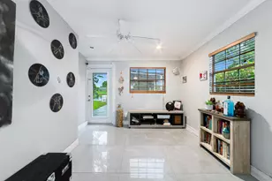 735 Hibiscus Dr, Royal Palm Beach, FL 33411 - Photo 11
