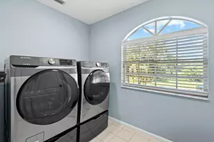 252 Legendary Cir, Palm Beach Gardens, FL 33418 - Photo 17