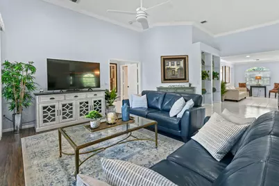 252 Legendary Circle, Palm Beach Gardens, FL 33418 - Photo 3