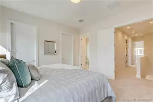 684 NE 43rd St, Oakland Park, FL 33334 - Photo 15