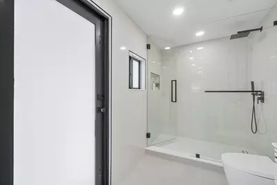 2708 NE 1st Avenue, Wilton Manors, FL 33334 - Photo 35