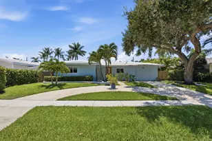 1136 SW 12th St, Boca Raton, FL 33486 - Photo 1