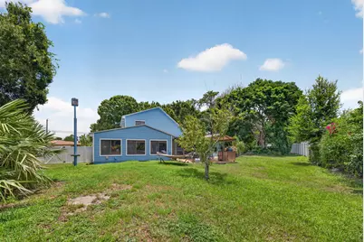 5707 Spruce Drive, Fort Pierce, FL 34982 - Photo 33