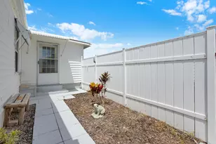 140 NE Pinelake Village Blvd, Jensen Beach, FL 34957 - Photo 27