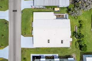 140 NE Pinelake Village Blvd, Jensen Beach, FL 34957 - Photo 5