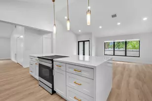 8411 SW 57th St, Davie, FL 33328 - Photo 5