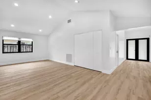 8411 SW 57th St, Davie, FL 33328 - Photo 15