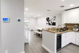 754 NW 208th Dr, Pembroke Pines, FL 33029 - Photo 3