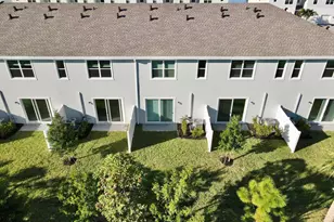 381 SE Crossoak Ln, Port Saint Lucie, FL 34984 - Photo 39