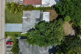 1560 NE 32nd St, Oakland Park, FL 33334 - Photo 33