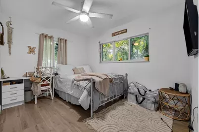 1560 NE 32nd Street, Oakland Park, FL 33334 - Photo 21