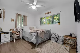 1560 NE 32nd St, Oakland Park, FL 33334 - Photo 21