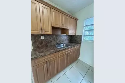 633 NW 15th Terrace, Fort Lauderdale, FL 33311 - Photo 3