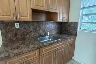 633 NW 15th Terrace, Fort Lauderdale, FL 33311 - Photo 3