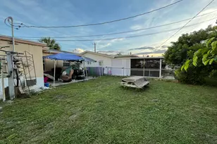 105 SE 15th St, Deerfield Beach, FL 33441 - Photo 3