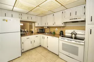 8401 Lagos De Campo Blvd, Tamarac, FL 33321 - Photo 5