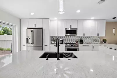 3367 Commodore Court, West Palm Beach, FL 33411 - Photo 7