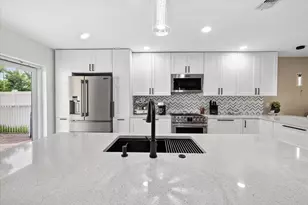 3367 Commodore Ct, West Palm Beach, FL 33411 - Photo 7