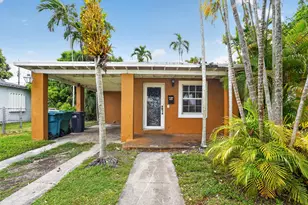 14621 Lincoln Blvd, Miami, FL 33176 - Photo 1