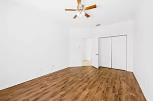 19389 SW 64th St, Pembroke Pines, FL 33332 - Photo 11